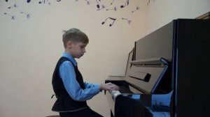Киянов Даниил 10 лет, 2 класс, Л Моцарт "Бурре"