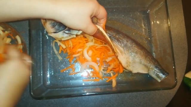 Сочная горбуша запечённая с овощами в духовке