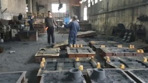 Литейный цех. Формовка бронефутеровки.