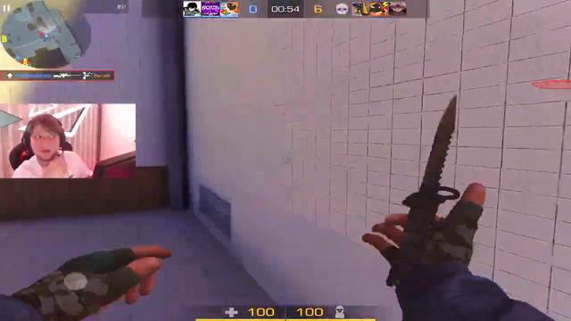 - А ну ка покажи, с каким ты там попугаем, трахал мою дочь🤣 смотреть онлайн