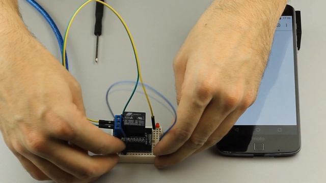 WIFI D1 mini - shield contact Relay смотреть онлайн