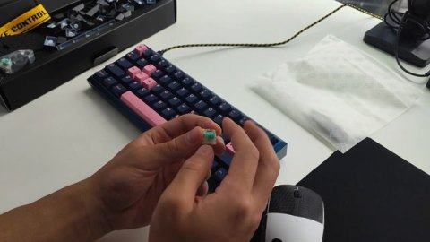 HOW IS THIS KEYBOARD ALLOWED??? (Wooting 60HE Review)