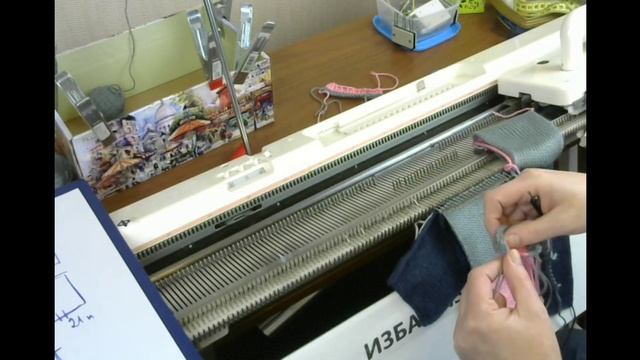 Носки-МЫШКИ. Вязание детски носков - следков с мышами на вязальной машине "Обжорка"  №17, часть 1