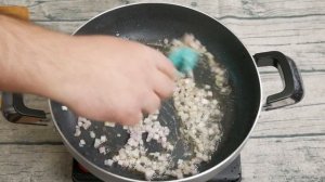 Цыпленок в сметане. Вкусный, сочный, тушеный в сметанном соусе. Готовить только так :))