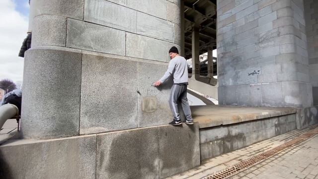 Радуемся весне и продолжаем лазать по стенам смотреть онлайн