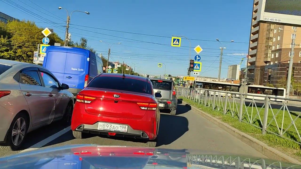 Нет никакого смысла сейчас брать новые машины , после исчезновения автокредитов с гарантией.