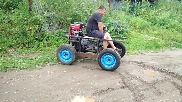 Полноприводный минитрактор гусеничный .Езда без гусениц.