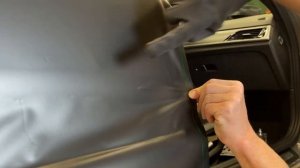 Видео урок как клеить автомобильные пленки от Max Plenza