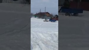 Гусеничный привод Крутец на мотоблоке с прицепом на лыжах