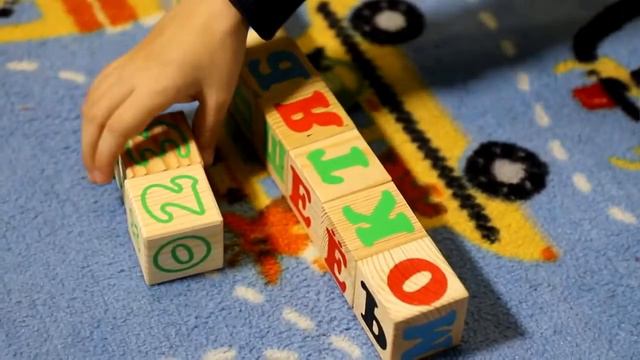 Маленький красноярец приглашает на матчи ХК «Сокол» смотреть онлайн