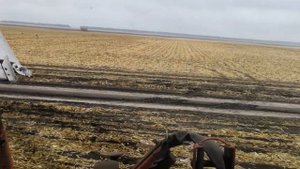 Разворот полунавесного оборотного плуга KUHN MULTI -LEADER за 40сек.