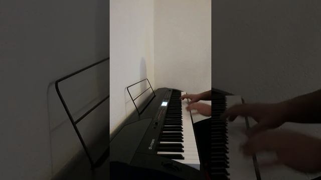 Чеченец нереально красиво играет на пианино - «Иерусалим» смотреть онлайн