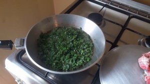Жареные луковые стрелки. Простой рецепт.