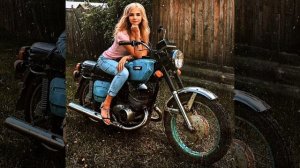 Девченки на мотоциклах ИЖ