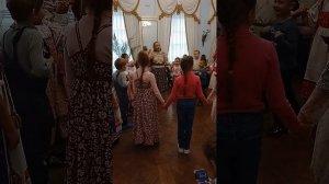 Народная детская игра "Воробей и огородник"