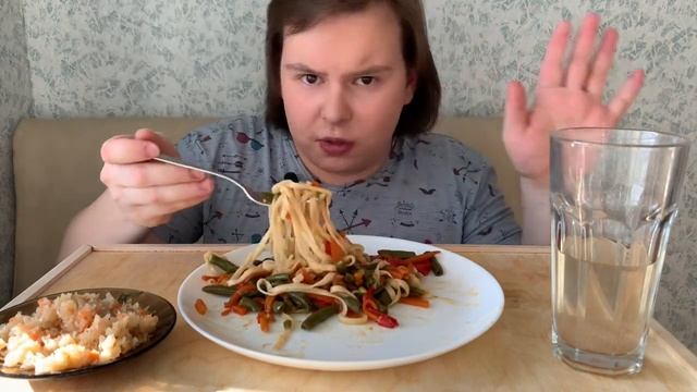 МУКБАНГ | УДОН С КРЕВЕТКАМИ, КВАШЕНАЯ КАПУСТА И МОРС