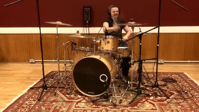 Iron Maiden - 2 Minutes To Midnight DRUM COVER смотреть онлайн