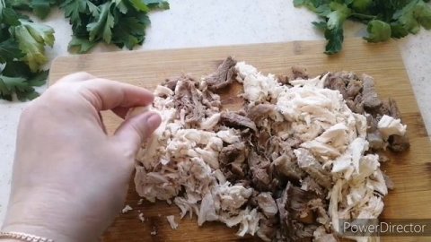 Знаменитый Салат "ОБЖОРКА"/Простой Рецепт Вкусного и Сытного Салата/Салат на Праздничный Стол