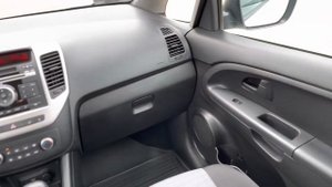 Kia Venga 1,6 AT