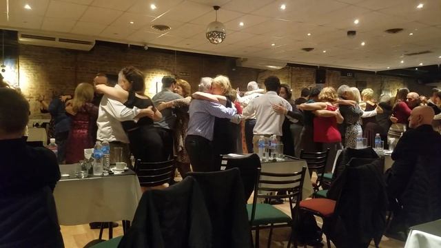 Tango de Pugliese, en Obelisco, El Maipu Milonga de Lucy y Dany смотреть онлайн