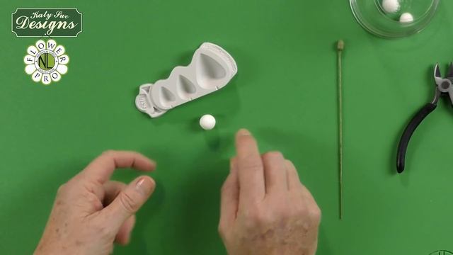 Rose Cones | Getting Started Making Sugar Roses смотреть онлайн