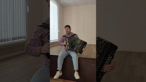 "Черный ворон" под гармонь.