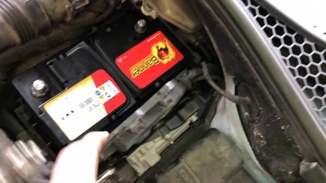 Citroen DS3 Battery Removal Replacement Disconnect How To Remove and Change DIY смотреть онлайн