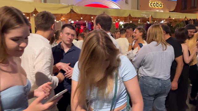 🔥MASS singing and dancing on the streets of MOSCOW, Russia on Saturday Night 2024