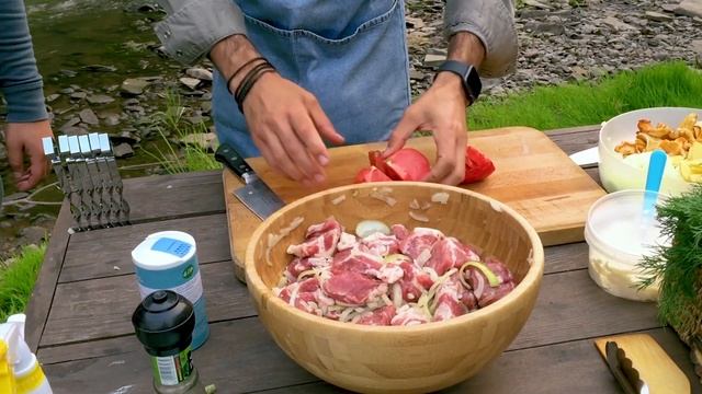 4 Шеф-повара на пикнике | Помидор 800 грамм! смотреть онлайн