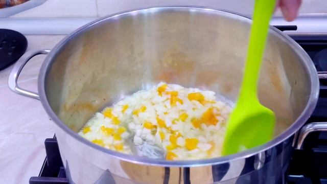 ?Küftəcikli vermeşil sorbası??Вермишелевый суп с фрикаделками смотреть онлайн