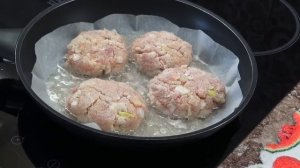 Сочные вкусные котлеты. Жарим на бумаге куриные котлеты