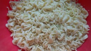 Салат с лапшой быстрого приготовления