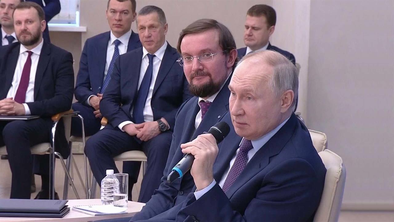 В Хабаровске Владимир Путин пообщался с дальневосточными предпринимателями