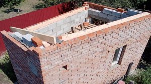 Погреб с винтовой лестницей. Укладка мауэрлата.