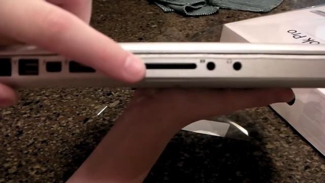 Hardware Overview of the New 2011 15" Quad-Core i7 Macbook Pro смотреть онлайн