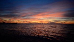 Вечер на берегу залива Жуковское Убежище...