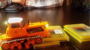 Hachette ДТ-75 RC трактор на радиоуправлении в масштабе 1:43