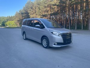 Toyota Noah 4wd без пробега по РФ.