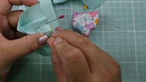 легкие бантики из лент.