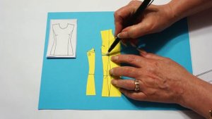 Оформление нагрудной боковой вытачки с разными растворами