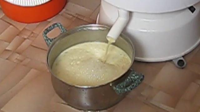Хорошая соковыжималка Салют для дома и огорода цена 6500 рублей