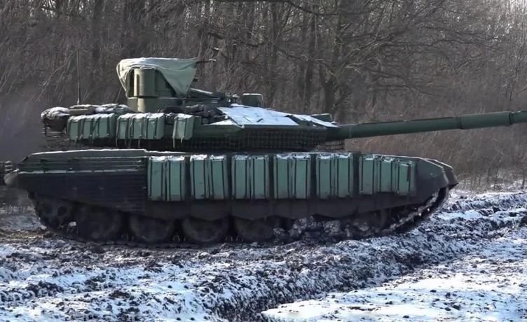 Танкистам в СВО термосвитера смотреть онлайн