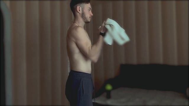 ТРЕНИРОВКА ДОМА - УПРАЖНЕНИЕ СГИБАНИЕ ПРЕДПЛЕЧЬЯ С ПОЛОТЕНЦЕМ