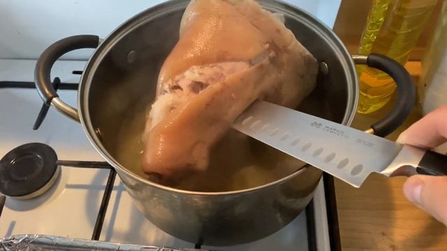 РУЛЬКА РЕЦЕПТ ДЛЯ ЛЕНИВЫХ. ГОТОВИМ РУЛЬКУ В ДУХОВКЕ. ВКУСНЕЙШАЯ СВИНАЯ РУЛЬКА. СВИНИНА В ДУХОВКЕ.