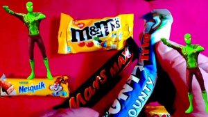 Spiderman Candy's ASMR lollipops satisfying video relaxing M&Ms Oreo Skittles Twix Mars #29 (2)