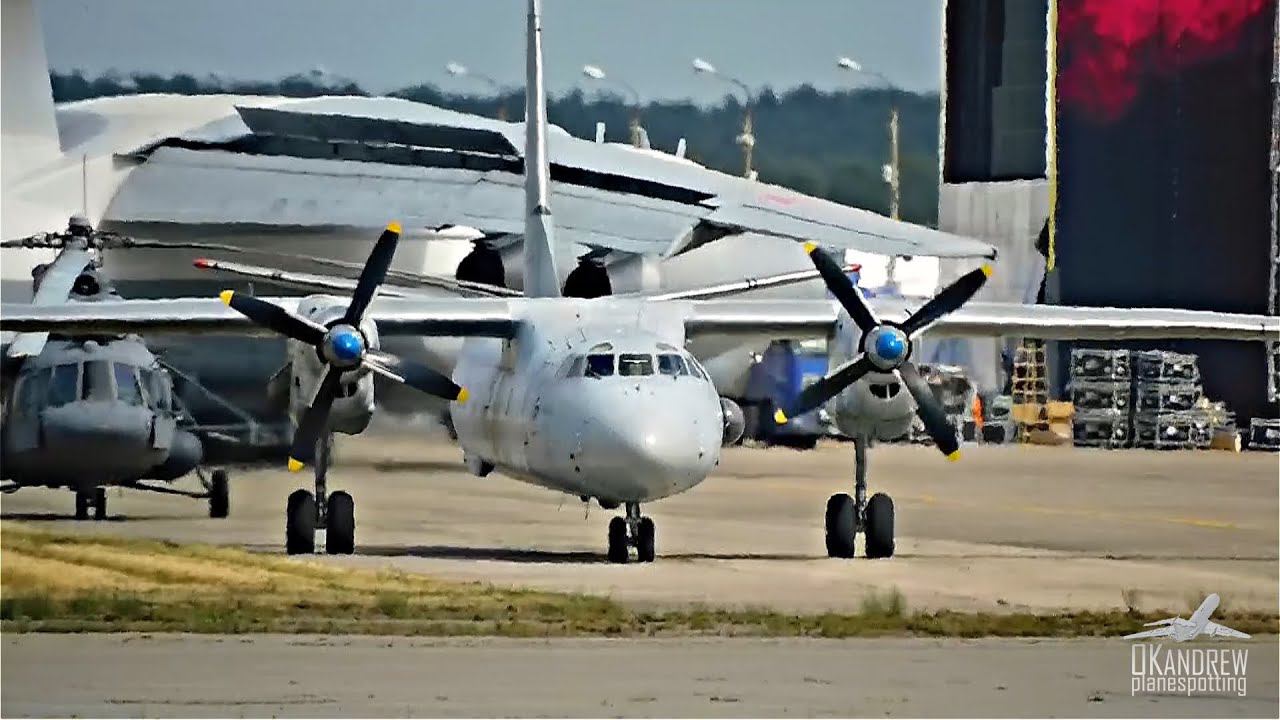 Ан-26 запустился и взлетел. Разбег в Жуковском, отрыв на Кубинке.