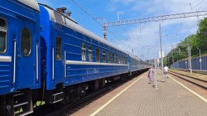Электровоз 2ЭС4К-127 с поездом №301 Минск - Адлер проходит станцию Якорная Щель