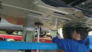 Установка защиты днища STORM на CFMOTO U10/Skid plate set installation on CFMOTO UFORCE1000