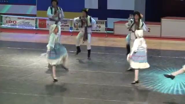 Ансамбль танца "Акцент". Закарпатский свадебный танец "Березнянка". смотреть онлайн