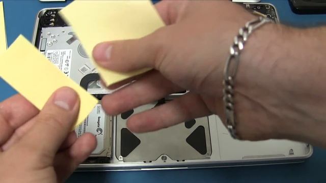 Tuto: Remplacer le Touchpad d'un Macbook Pro Unibody смотреть онлайн